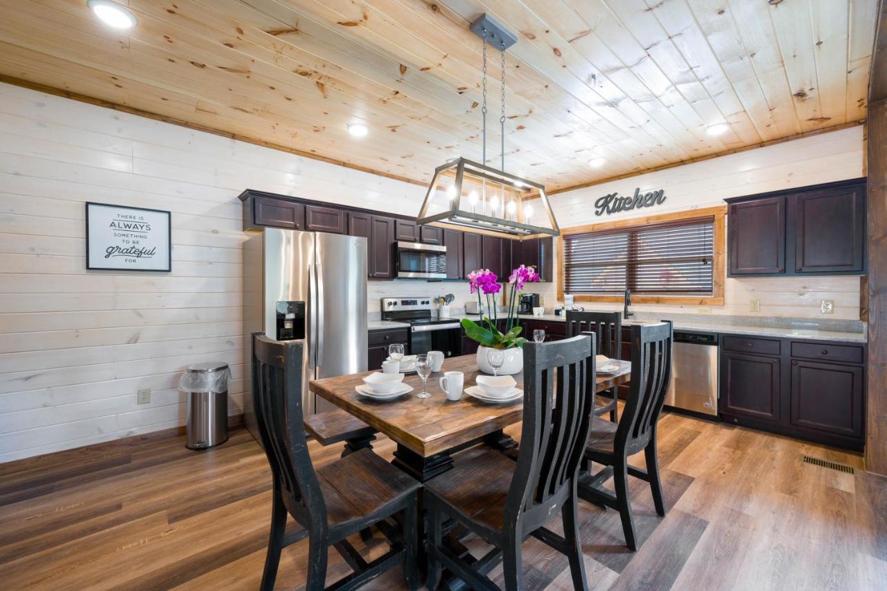 Osprey Nest Cottage Modern New Cabin พิเจนฟอร์จ ภายนอก รูปภาพ